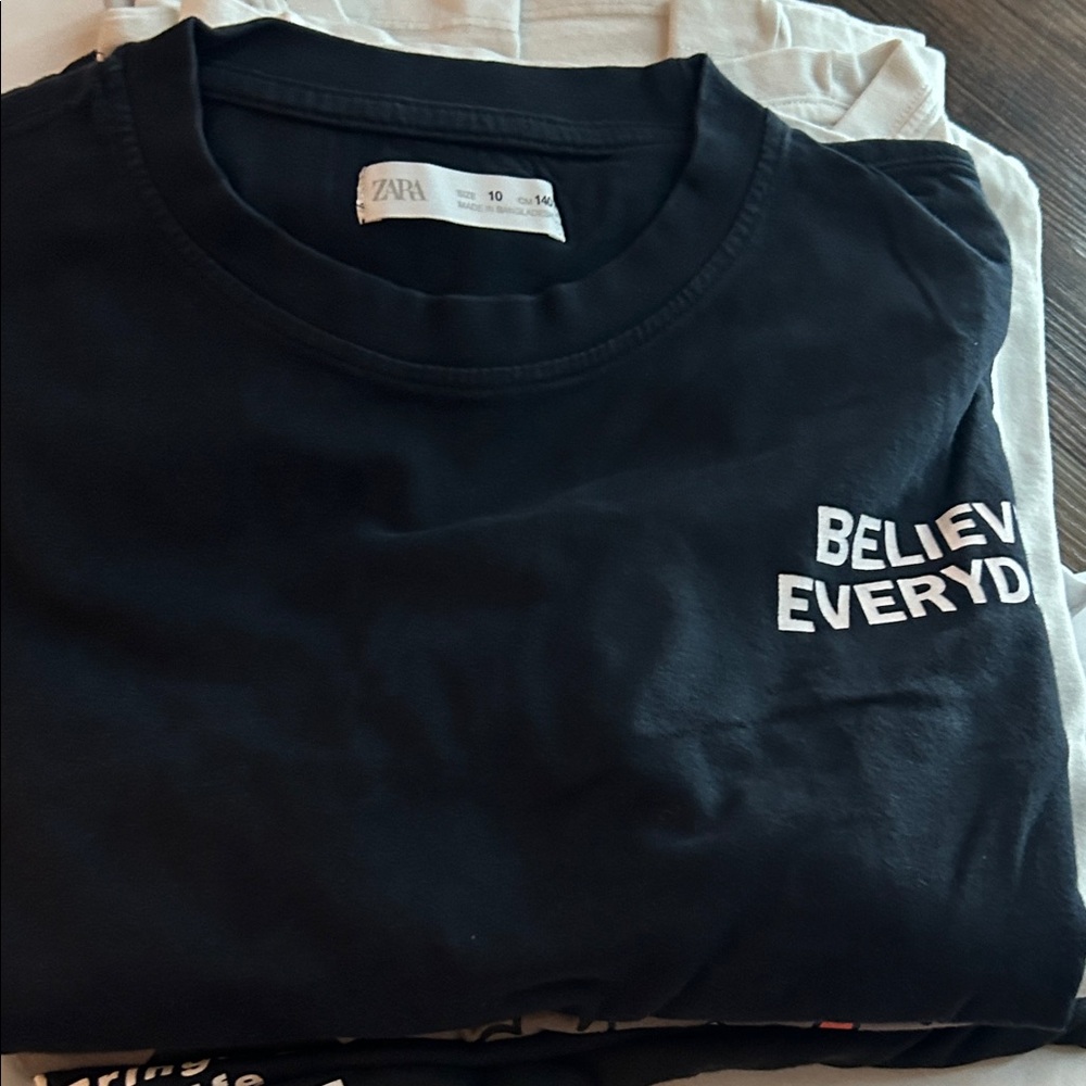 Zara Men's Black Graphic Tee